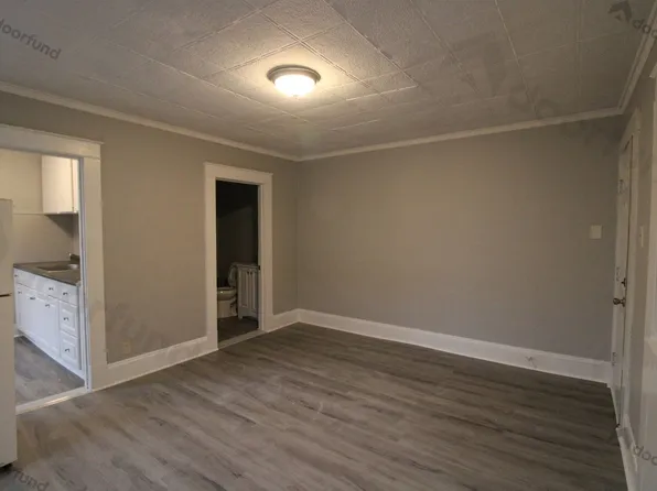 10 Arch St APT 5, Laconia, NH 03246