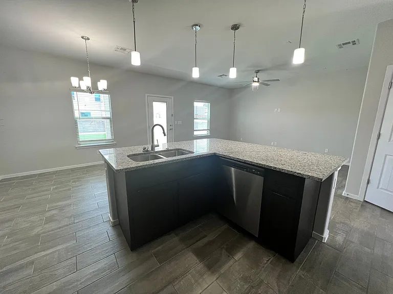 14836 Mike A Mendoza Ave — Photo 4