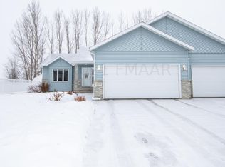 1209 43rd Ave N, Fargo, ND 58102