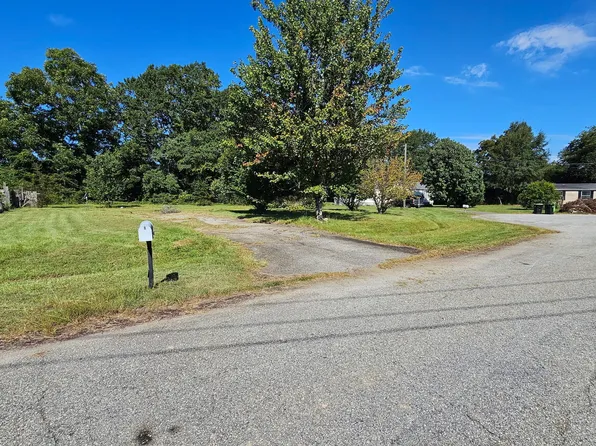 104 Williamsburg Trl, Byron, GA 31008