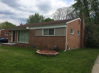 8700 Terri Dr, Westland, MI 48185