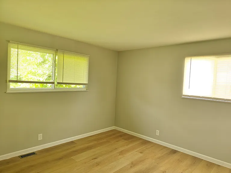 435 Wren Dr — Photo 5
