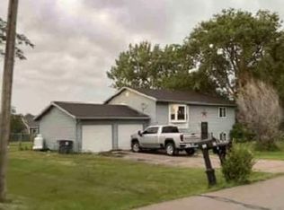 520 Swallow Dr, Box Elder, SD 57719