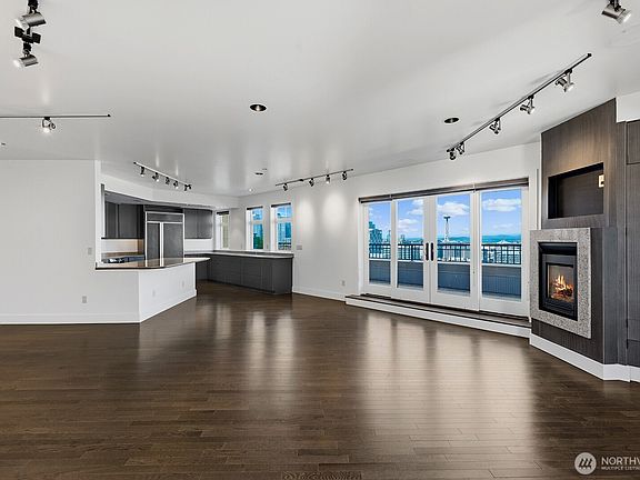 5th image of 745 Bellevue Avenue E #402