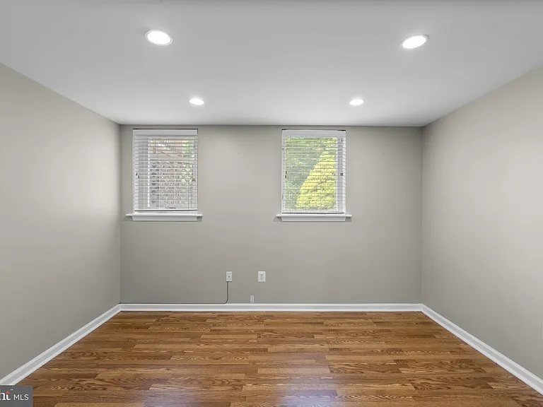 1119 Halesworth Dr — Photo 40