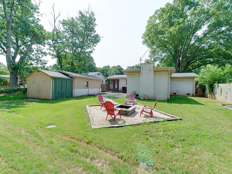 3921 Sheffield Dr — Photo 44
