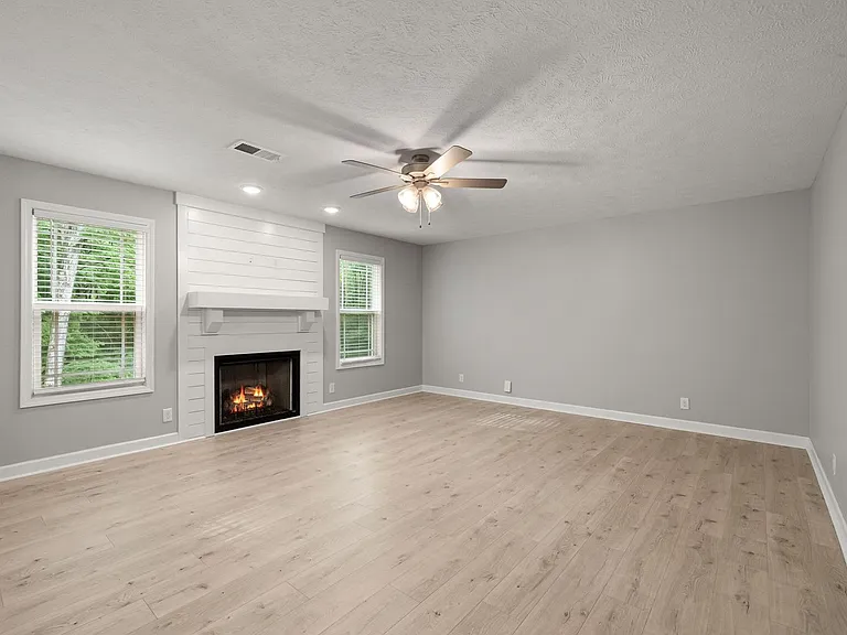 1037 Brightwood Ct — Photo 7