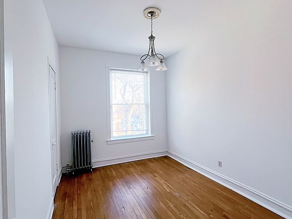 5th image of 902 N Oakley Blvd #2