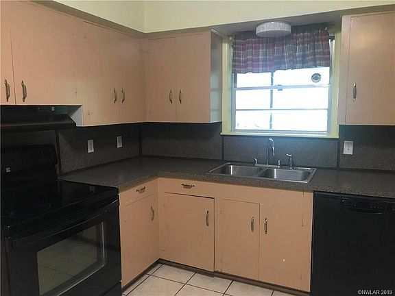 4th image of 3819 Truett Blvd