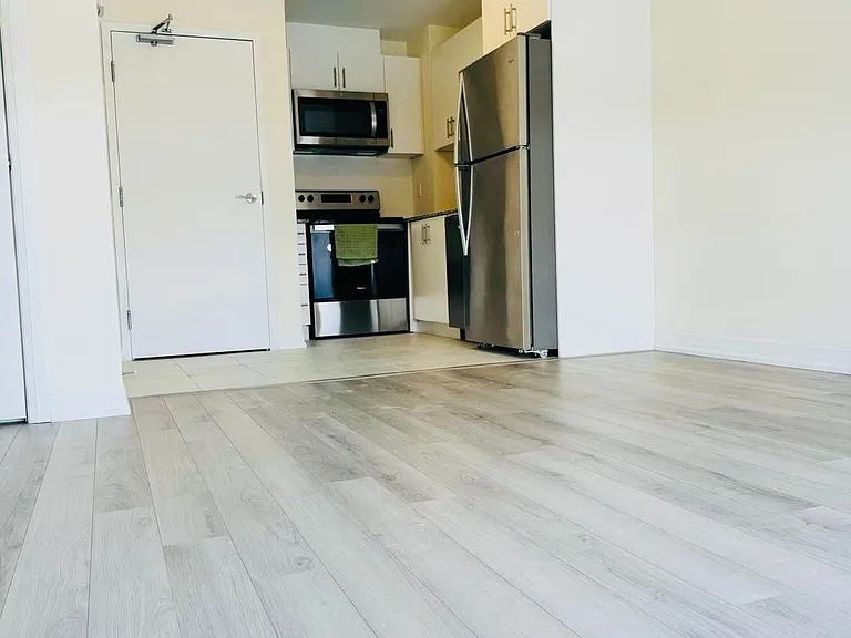245 McLevin Ave W #7 — Photo 5