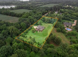 575 E Maple Rd, Milford, MI 48381