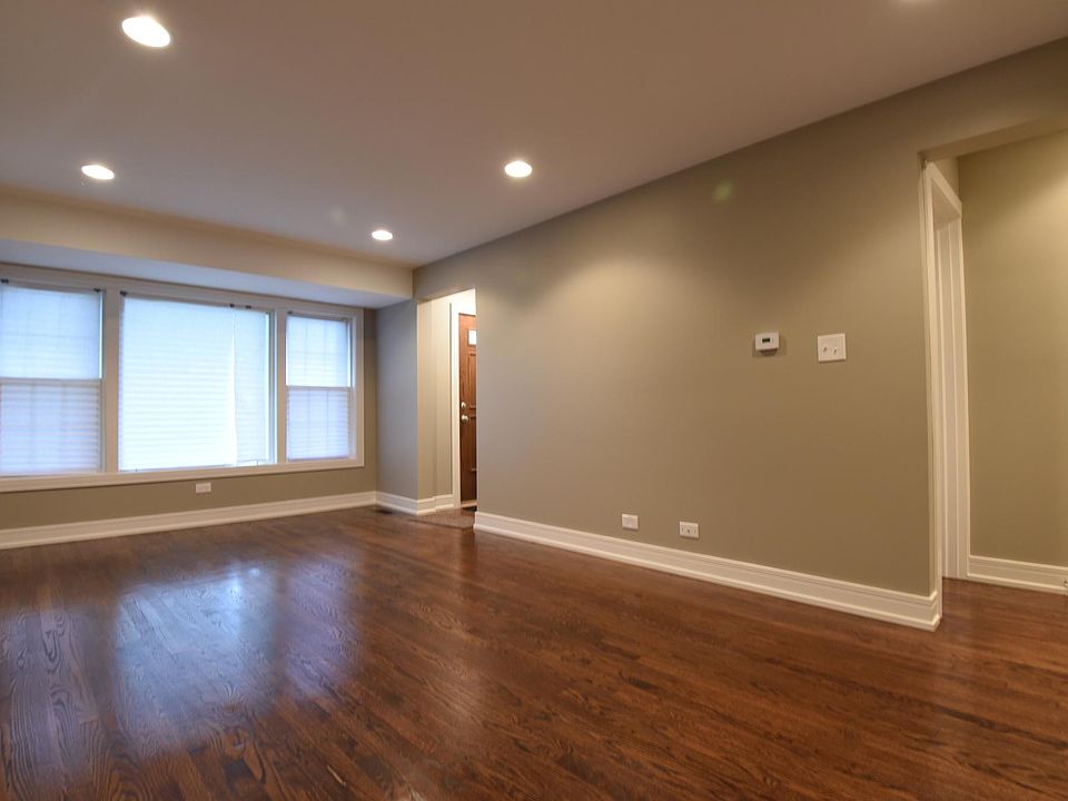 1st image of 5004 S Komensky Ave Floor 1