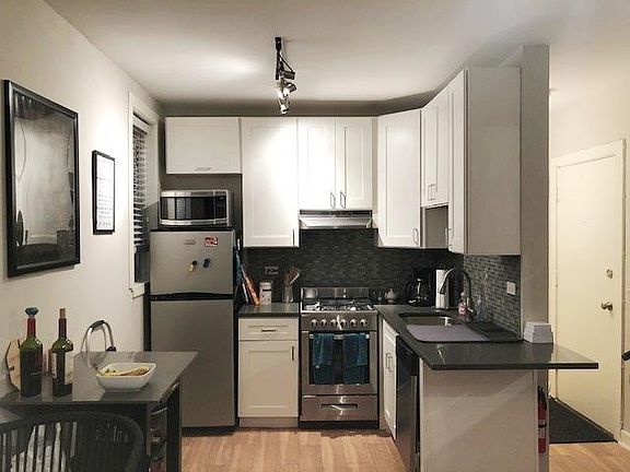 4th image of 511-12 W Belmont Ave #46