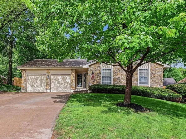 1026 NE 97th Pl, Kansas City, MO 64155