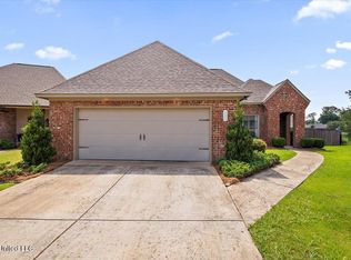 102 Hampton Rdg, Madison, MS 39110