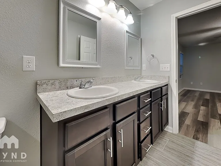 7352 Townsend Village Ln — Photo 10