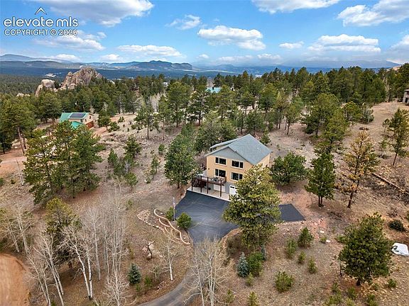 5th image of 38 Kingston Dr