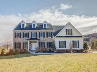 6401 Autumn Blaze Cir, Coopersburg, PA 18036