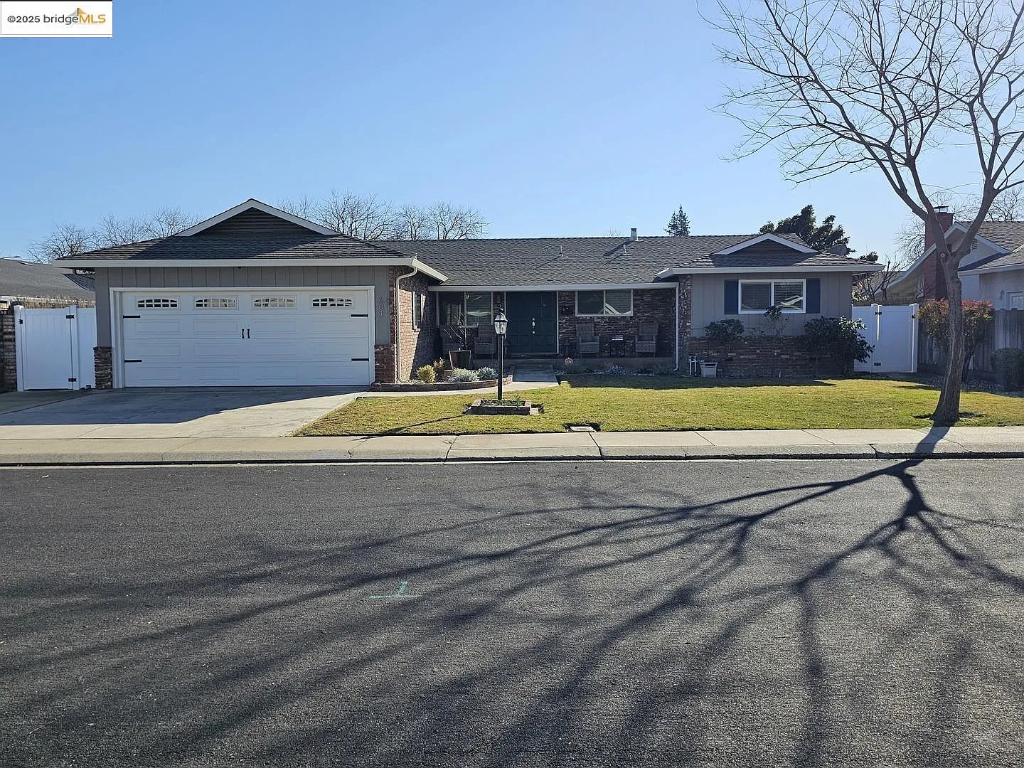 604 Violet St photo 1