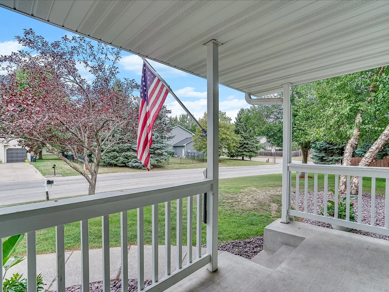 3 bed, 2.5 bath, 2204 sqft, $2,650 — Photo 4