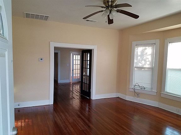 2nd image of 1835 Broadway St