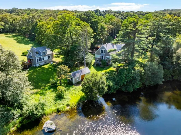 420 Lamberts Cove Rd, West Tisbury, MA 02575