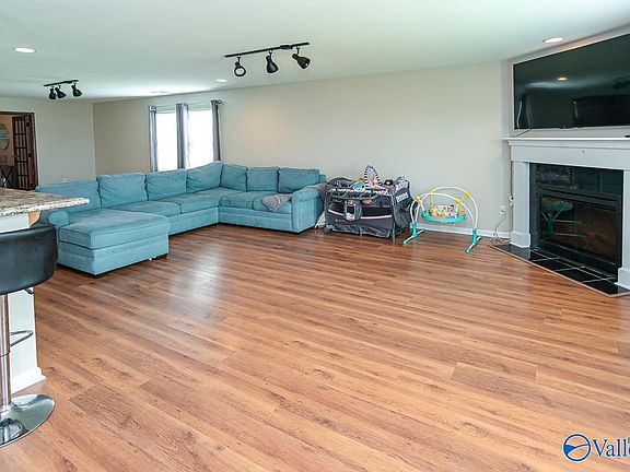 4th image of 234 Dormont Dr NE