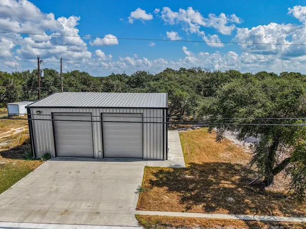 1050 Lee Rd, Aransas Pass, TX 78336