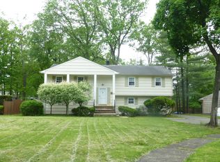 21 Berkeley Ter, Livingston, NJ 07039