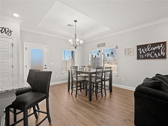 3rd image of 301 Meadow Blvd