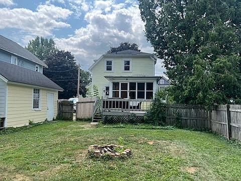 4th image of 524 Bronson St