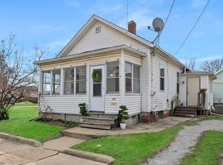 910 N Mason St, Bloomington, IL 61701