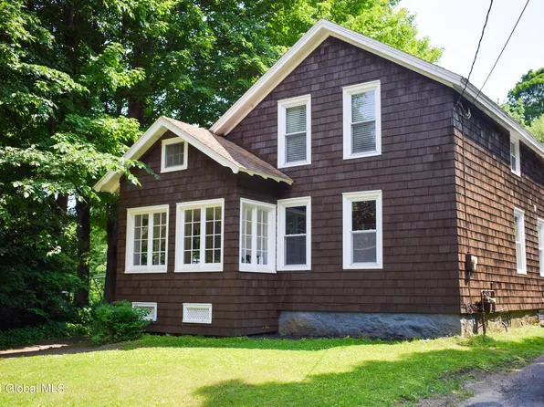 8 Wheaton Avenue, Gloversville, NY 12078