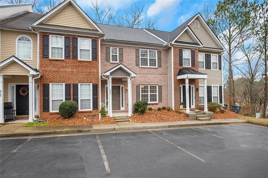 2 bed, 2.5 bath, 1560 sqft, $2,650 — Photo 1