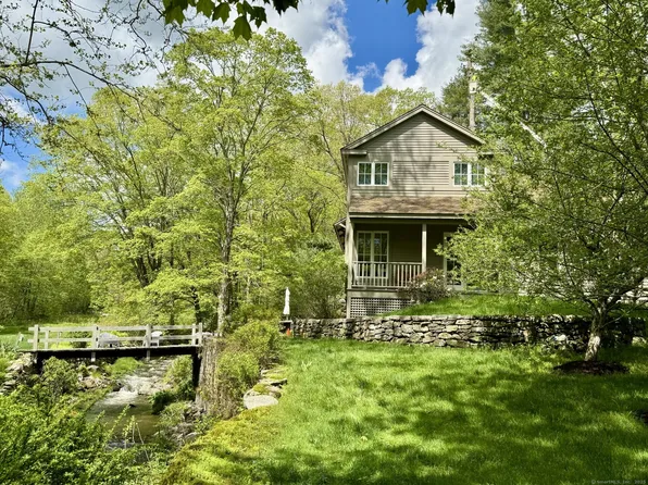 39 Painter Hill Road, Woodbury, CT 06798