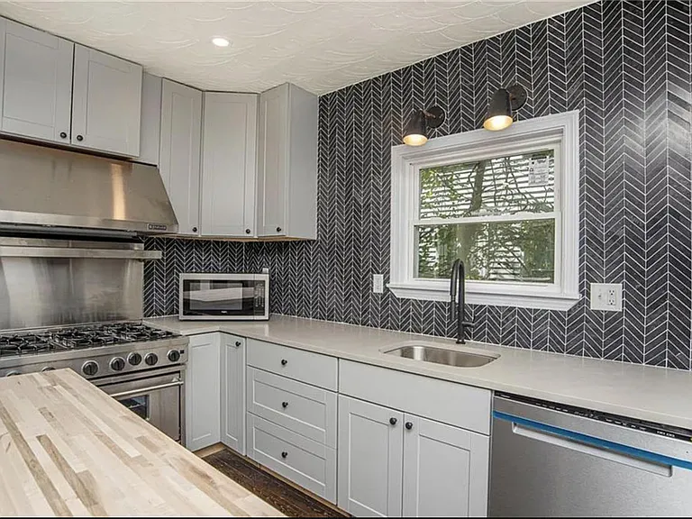 111 Grove St #1 — Photo 1