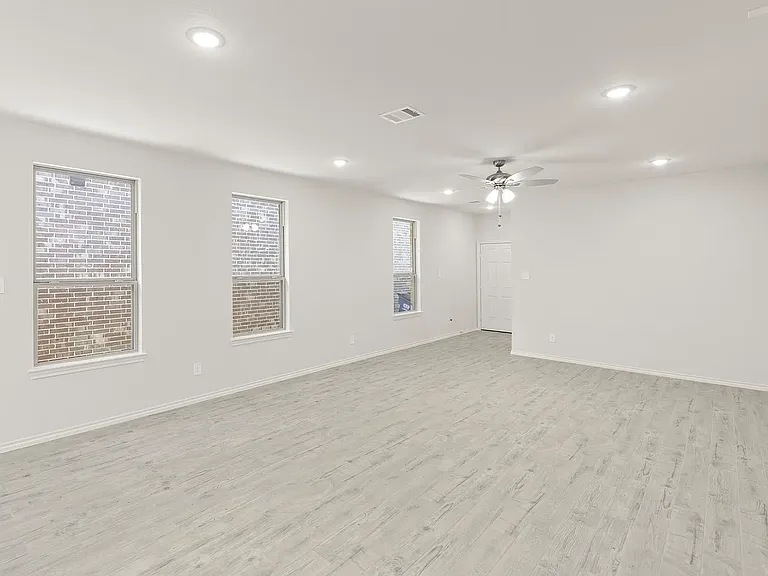 3311 Dahlia Dr — Photo 15
