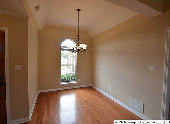2nd image of 726 W Northwood Dr