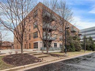 630 Emerson Rd APT 101, Saint Louis, MO 63141