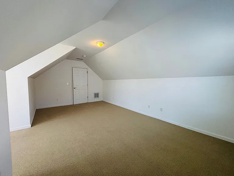 200 Meadow Dr — Photo 11