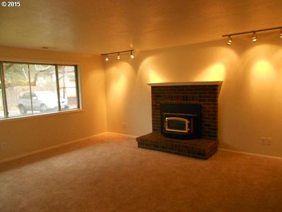 2nd image of 13306 NE 47th Cir