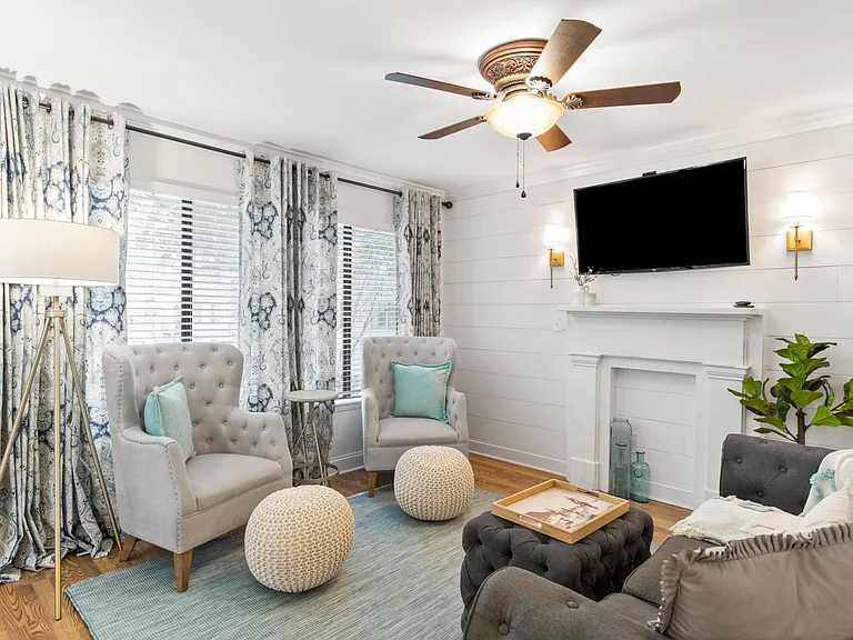 1130 Silent Harbor Ct — Photo 2