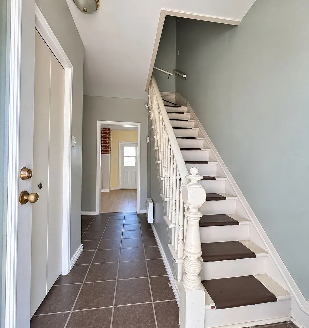 3 bed, $1,800 — Photo 2