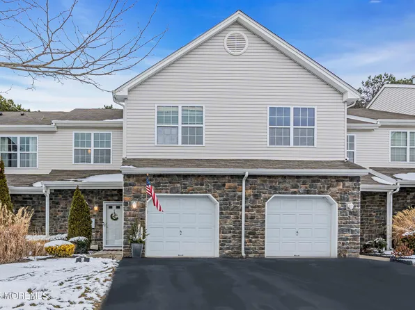 6 Santa Rosa Lane, Tinton Falls, NJ 07753