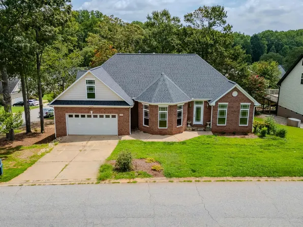 348 Laurelwood Dr, Boiling Springs, SC 29316