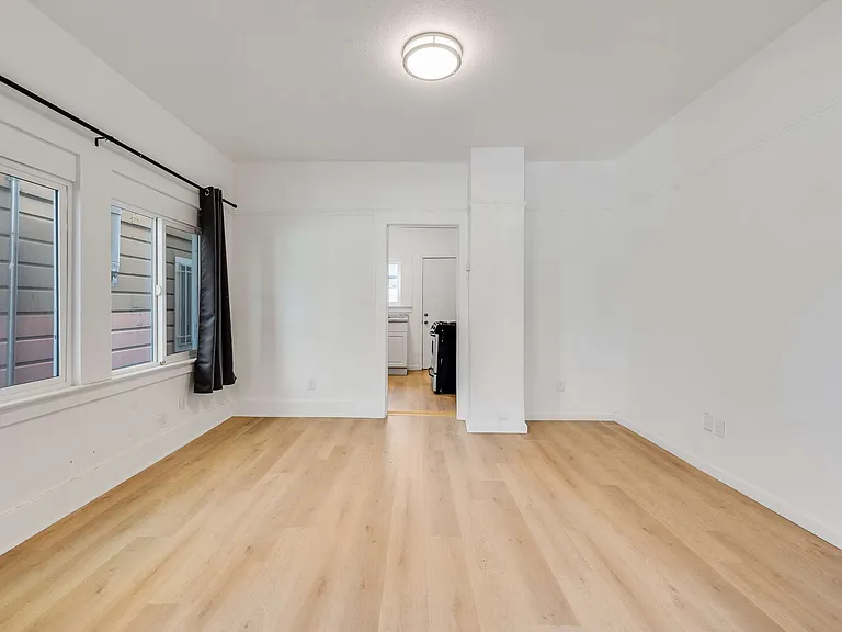 1633 Foothill Blvd — Photo 7