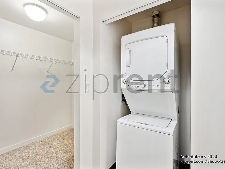 250 King St #754 — Photo 18
