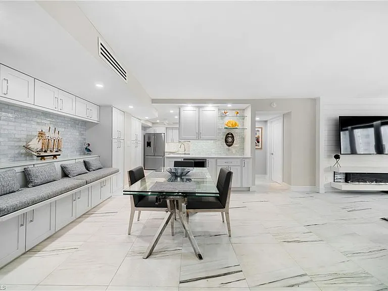 4001 Gulf Shore Blvd N #702 — Photo 14