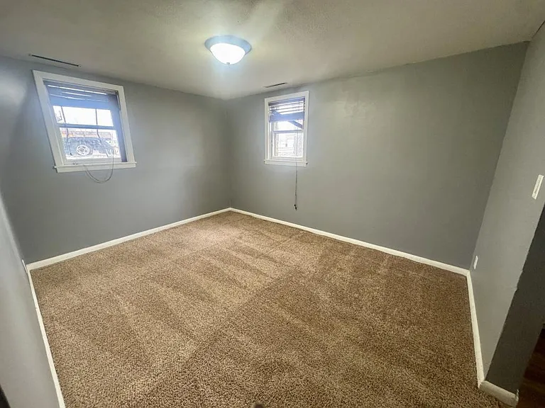 611 9th Ave SW — Photo 3