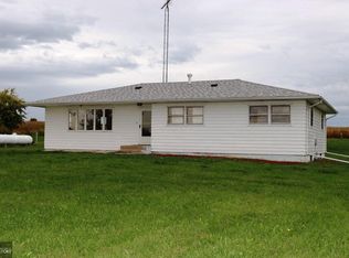 32072 215th St, Bloomfield, IA 52537